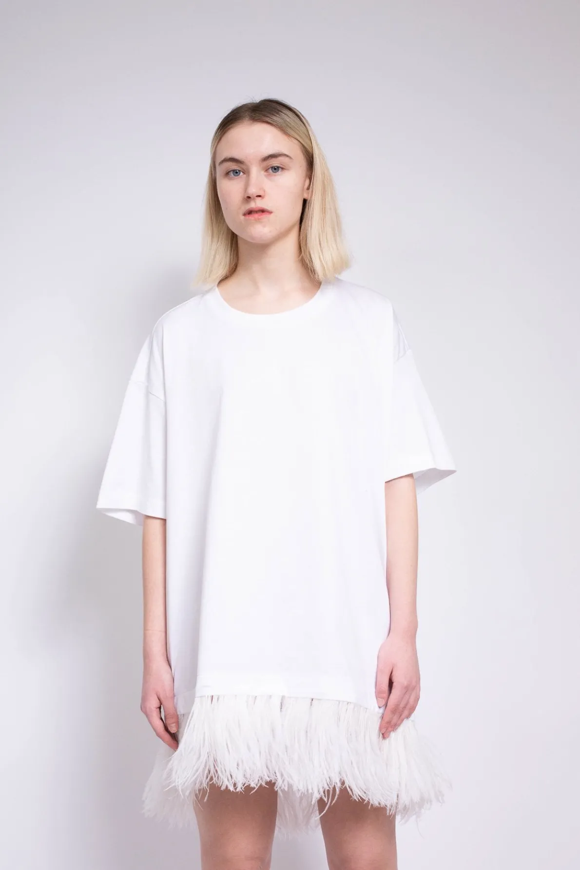 WHITE FEATHER HEM T-SHIRT DRESS