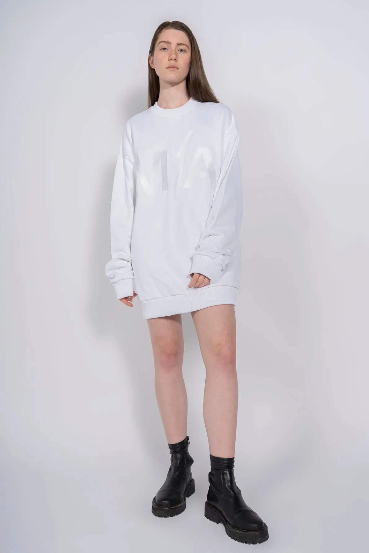 M'A EMBROIDERED JUMPER IN WHITE