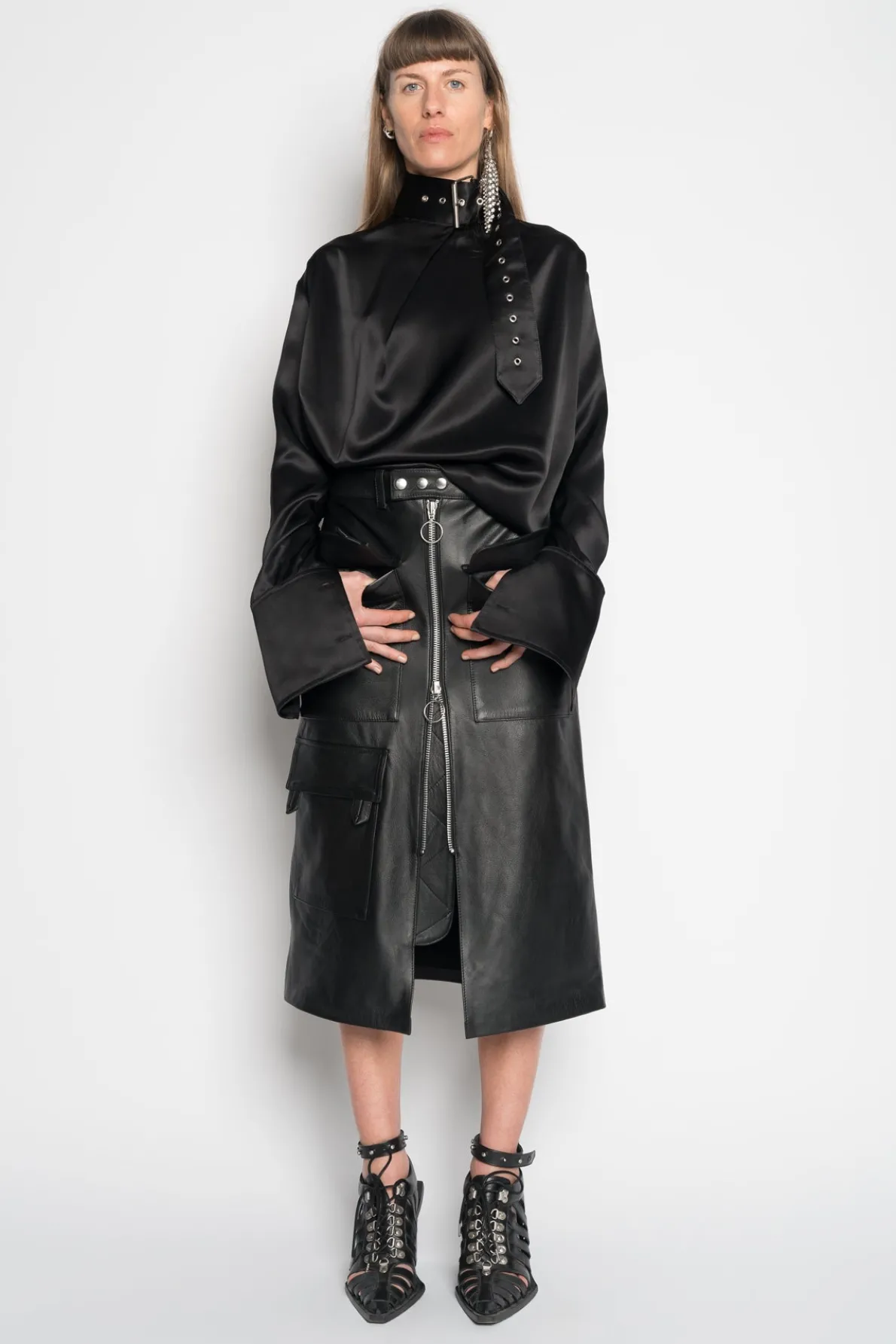 BLACK MIDI LEATHER SKIRT