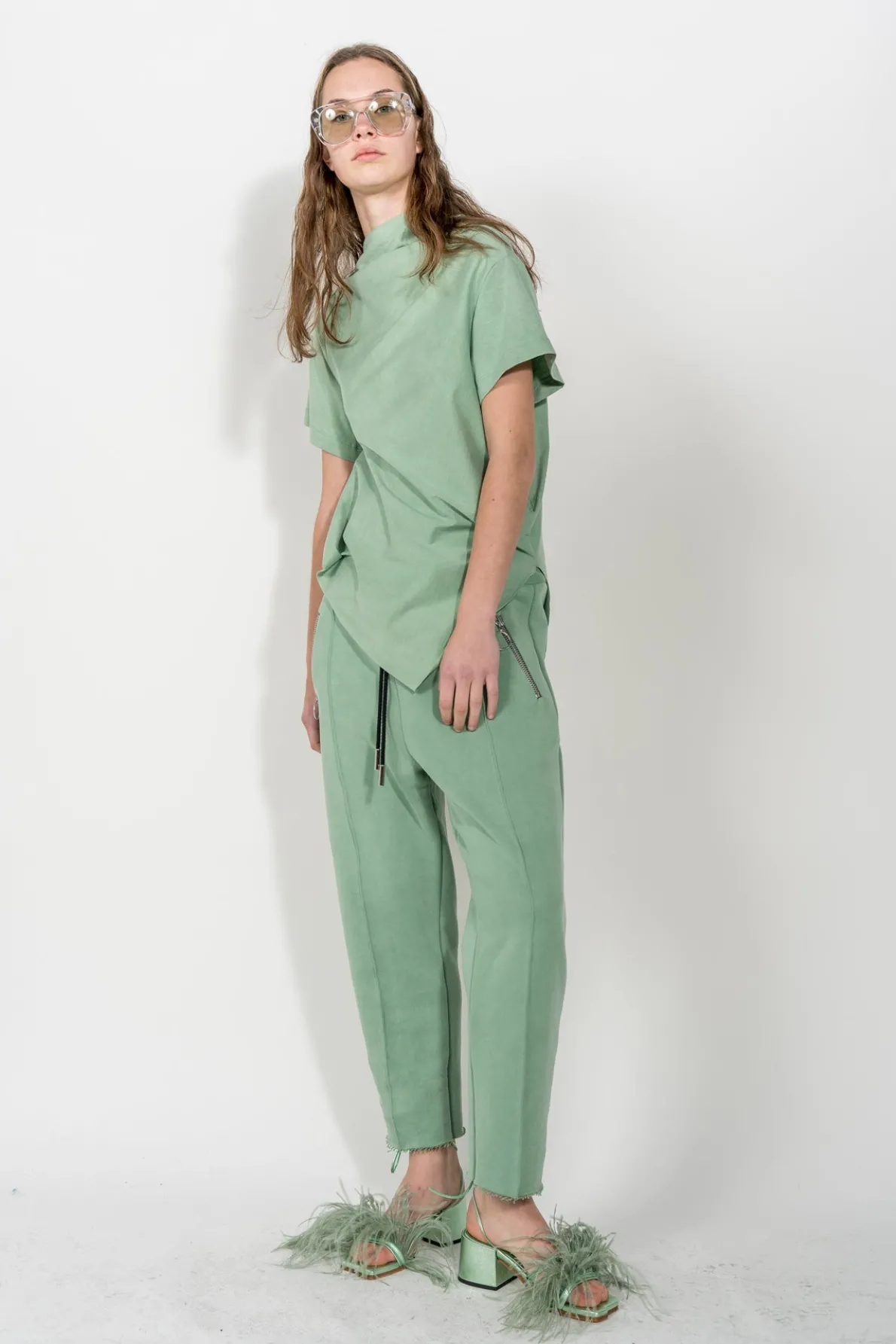 GREEN FEATHER STRAPPY SANDAL