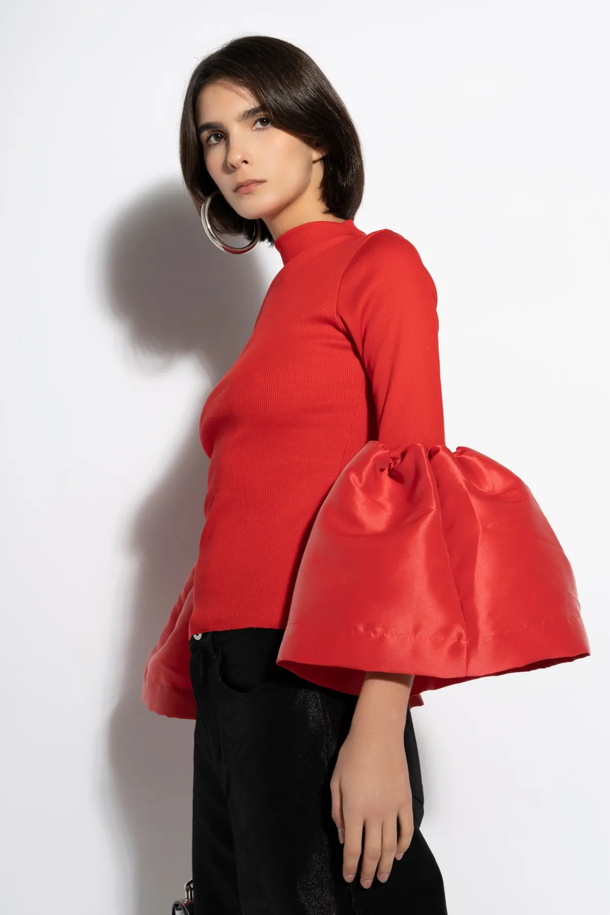 RED TURTLENECK PUFF SLEEVE TOP