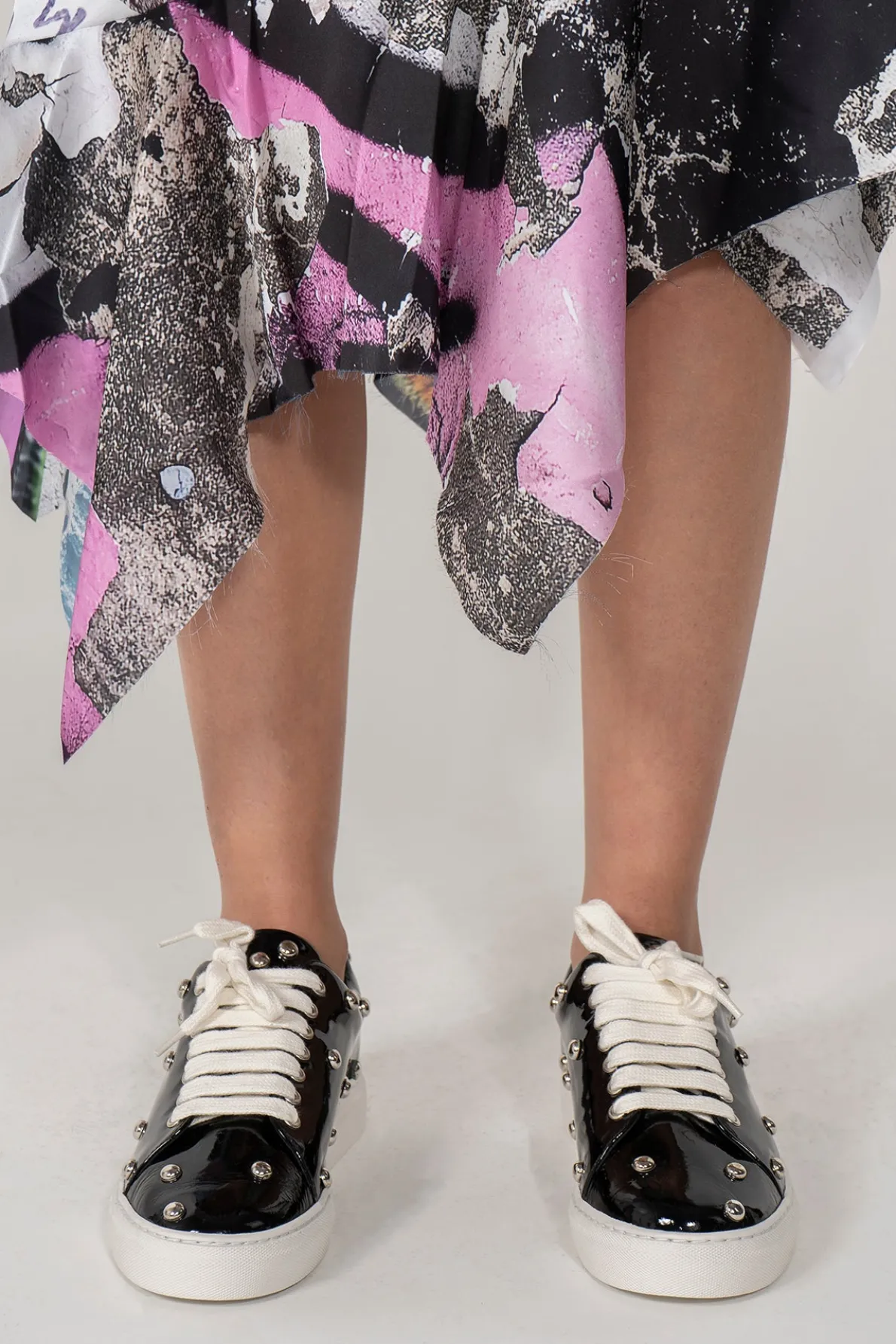 STUDDED PATENT LEATHER CLASSIC SNEAKER