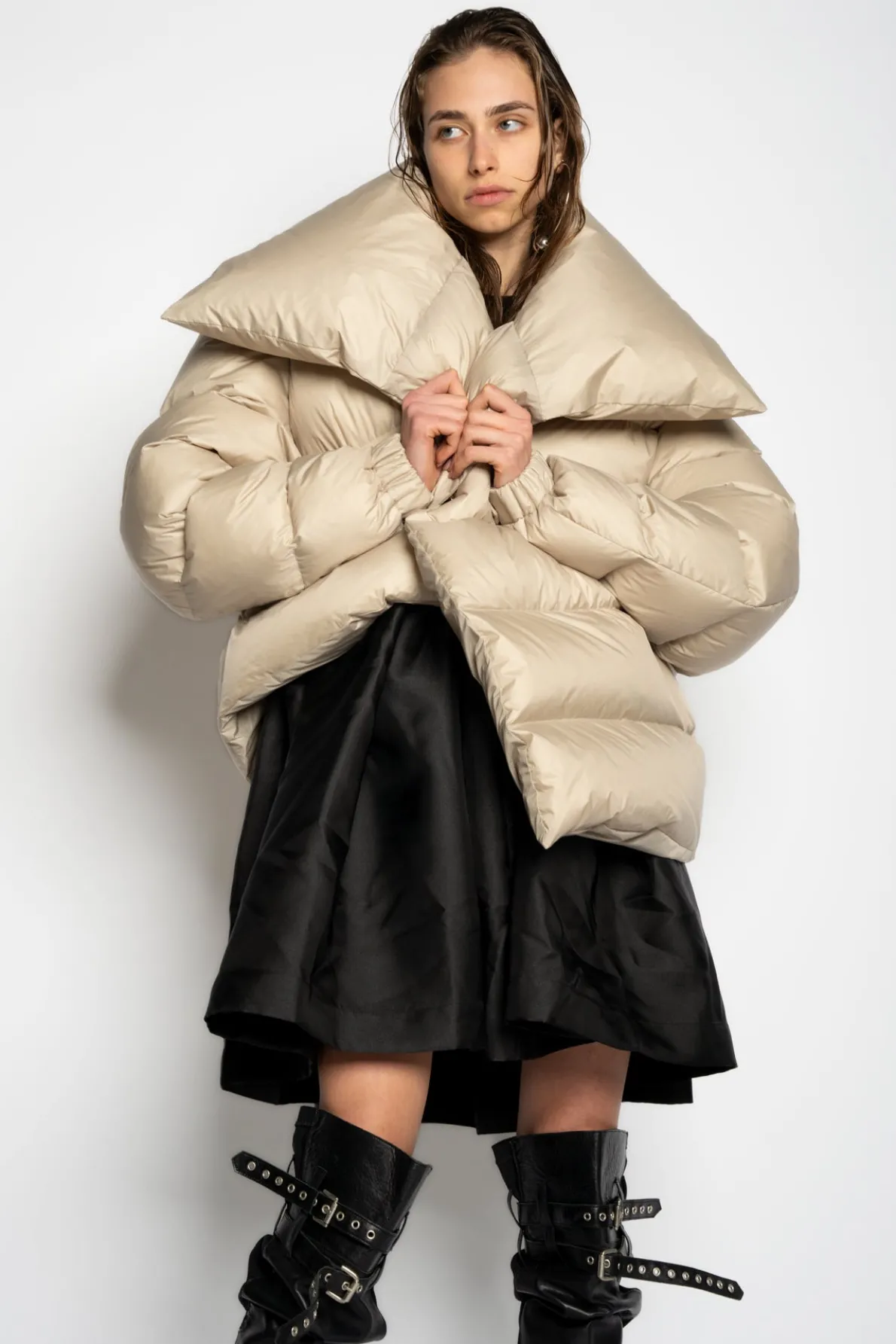 BEIGE M'A PUFFER JACKET
