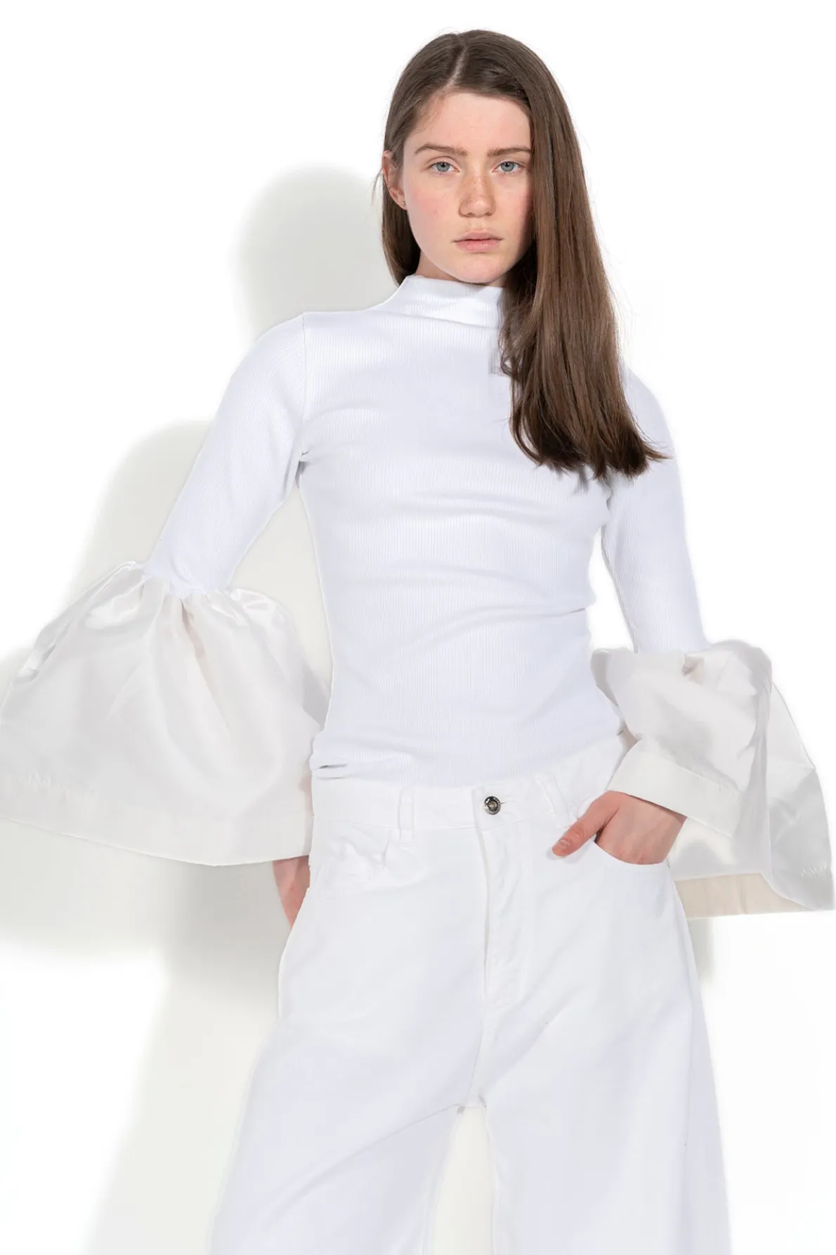 WHITE TURTLENECK PUFF SLEEVE TOP