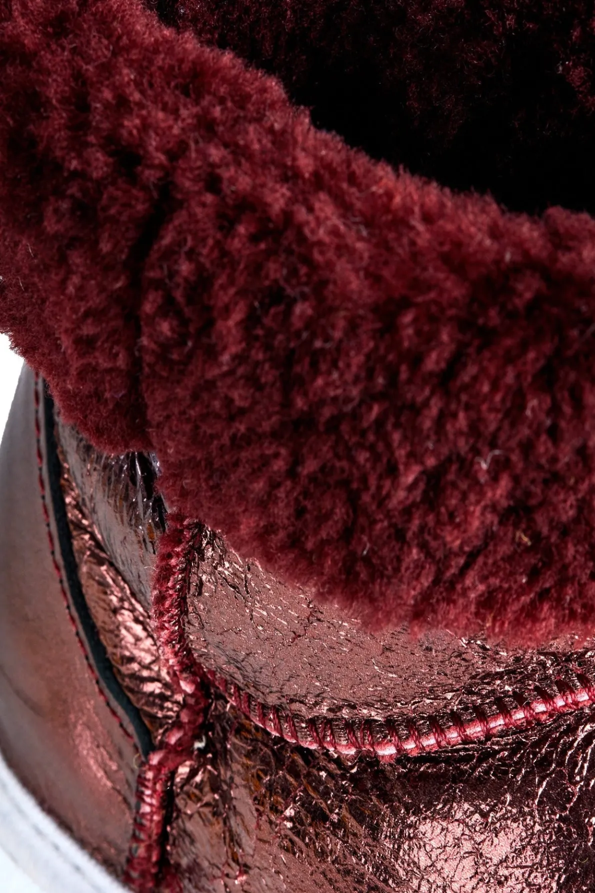 LEATHER BOOTS IN BURGUNDY