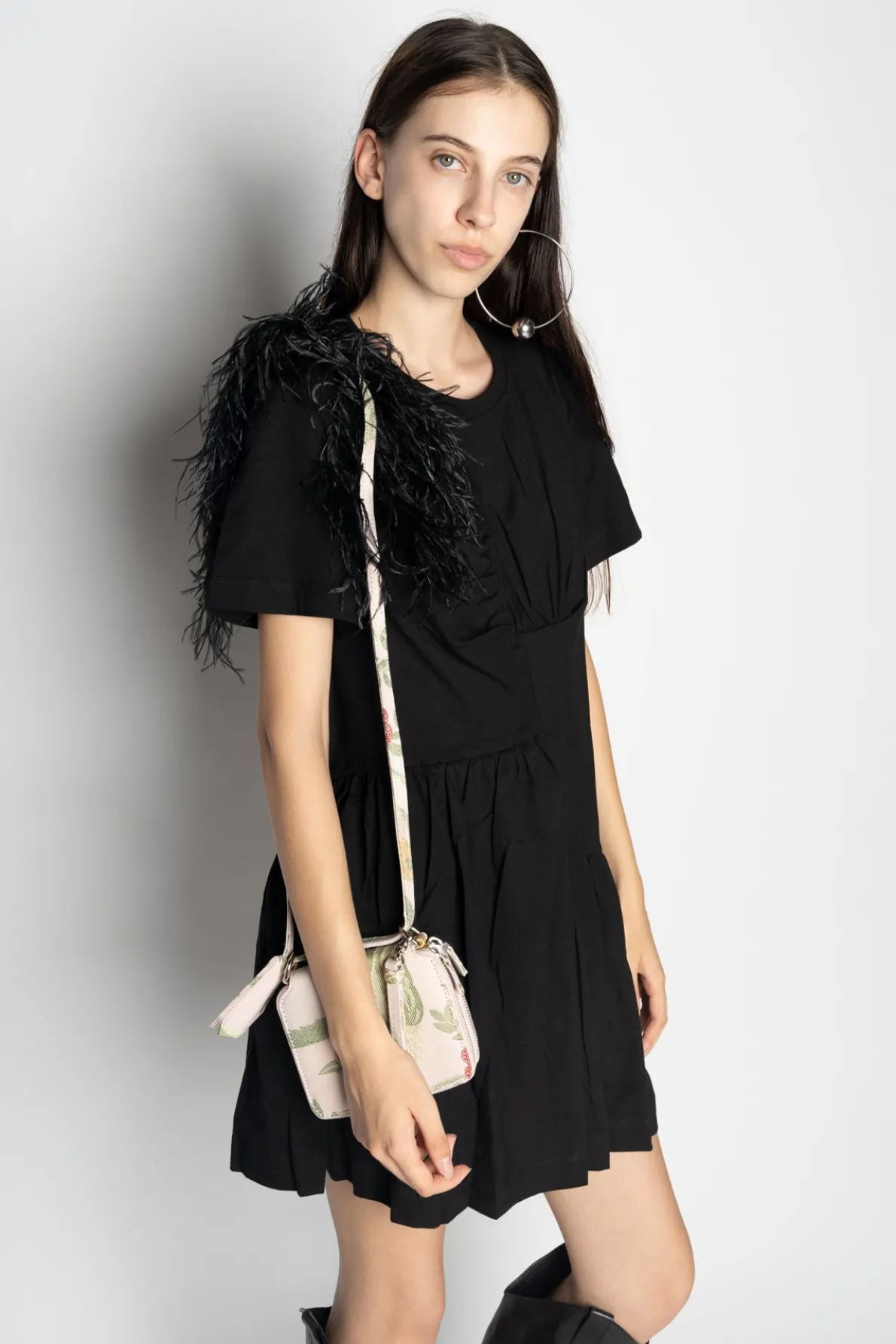 BIRD BROCADE WALLET BAG WITH FEATHER STRAP