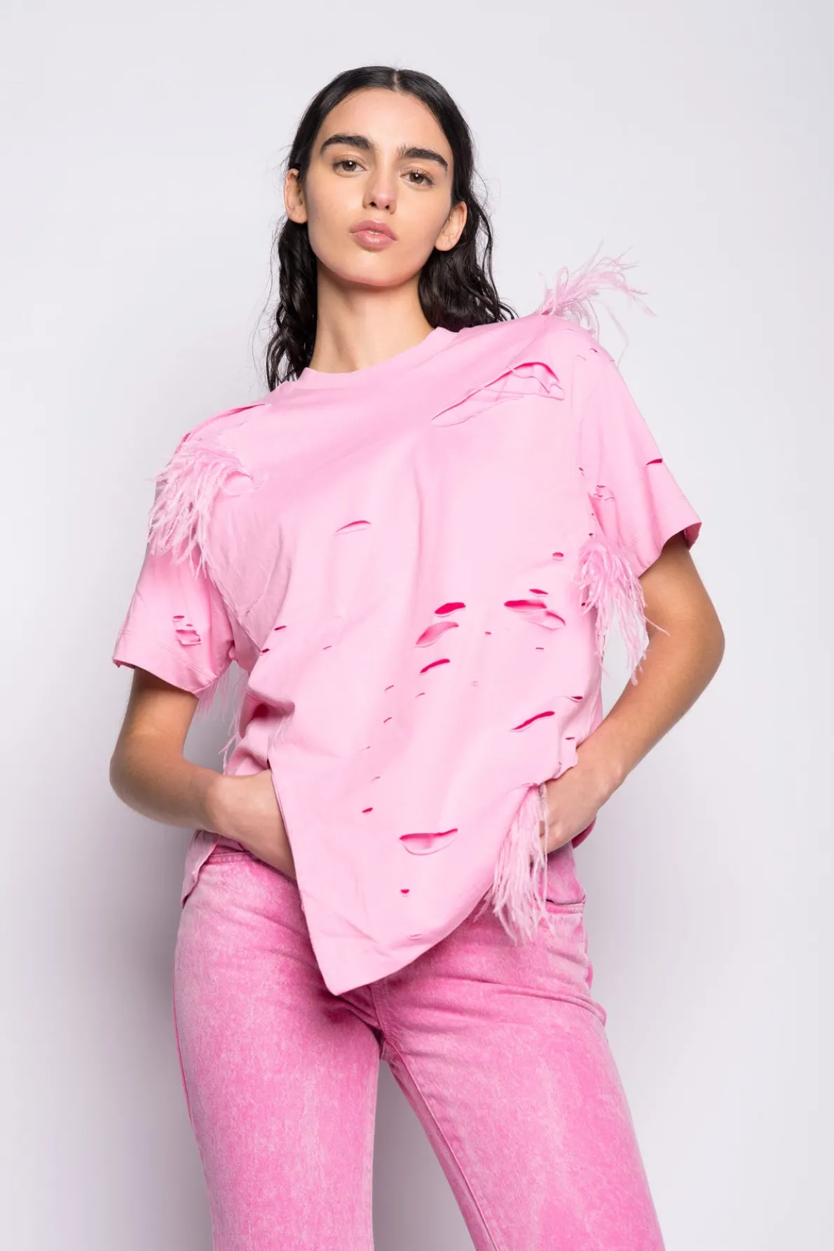 PINK DISTRESSED T-SHIRT WITH FEATHERS